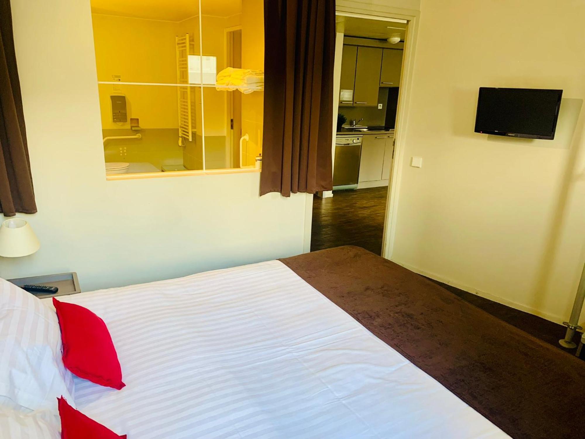 Standing Hotel Suites By Actisource Roissy-en-France Eksteriør billede