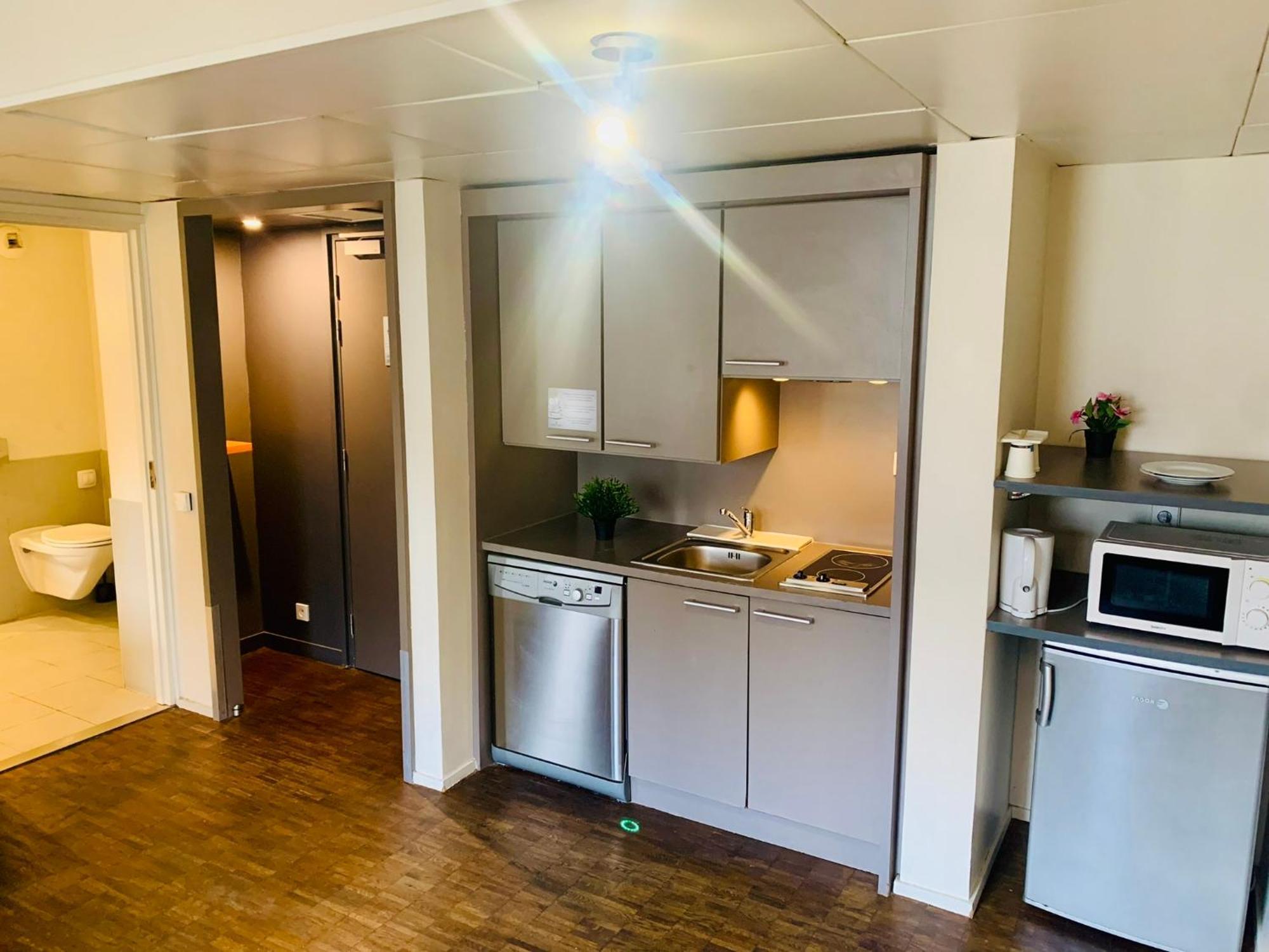 Standing Hotel Suites By Actisource Roissy-en-France Eksteriør billede