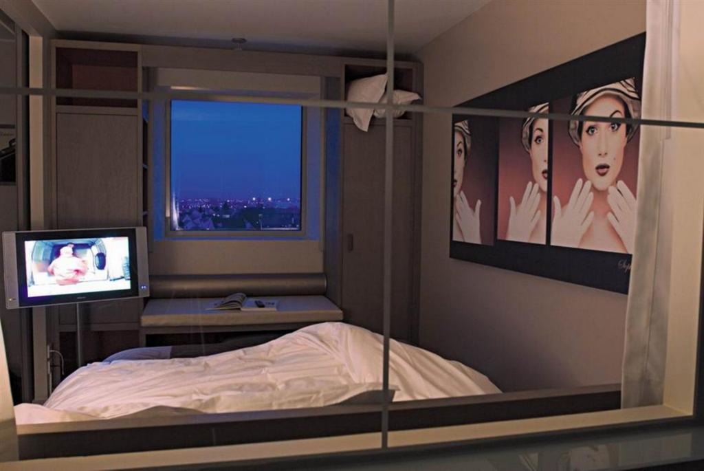 Standing Hotel Suites By Actisource Roissy-en-France Værelse billede