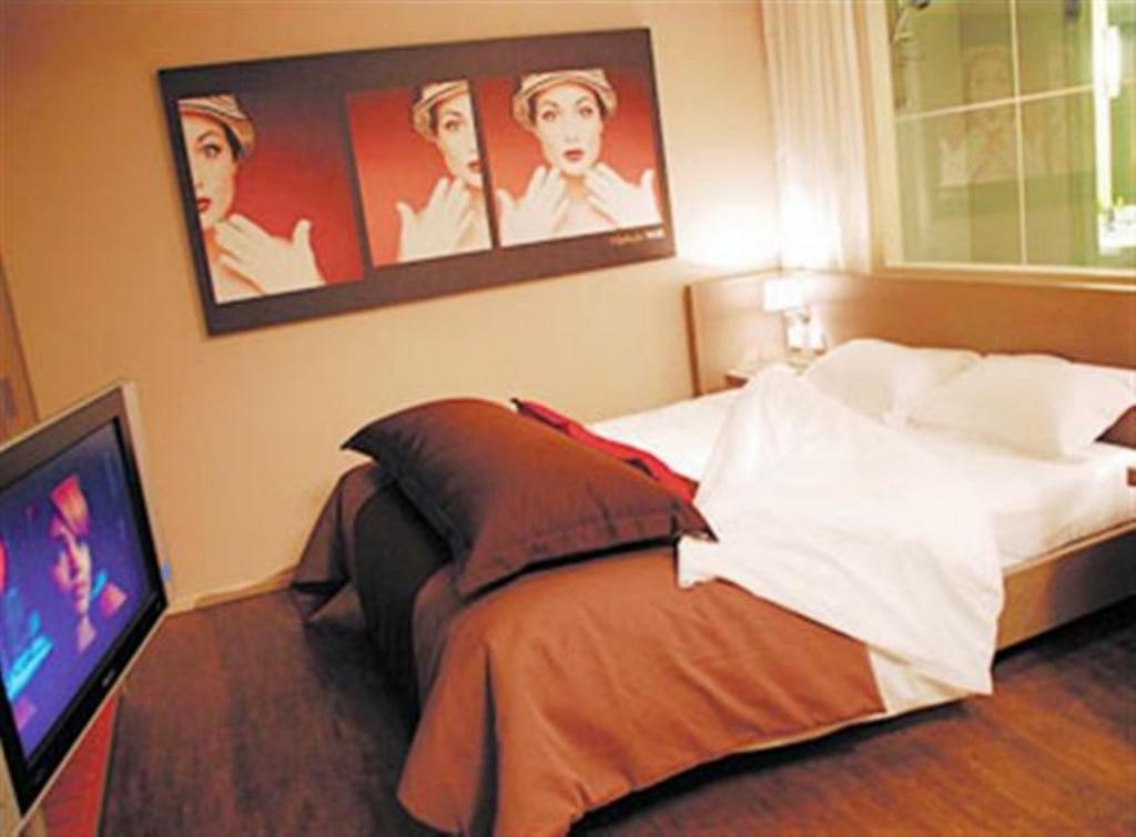 Standing Hotel Suites By Actisource Roissy-en-France Eksteriør billede
