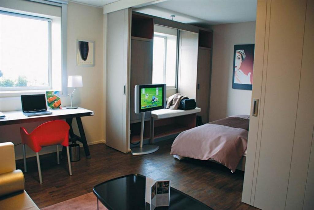 Standing Hotel Suites By Actisource Roissy-en-France Eksteriør billede