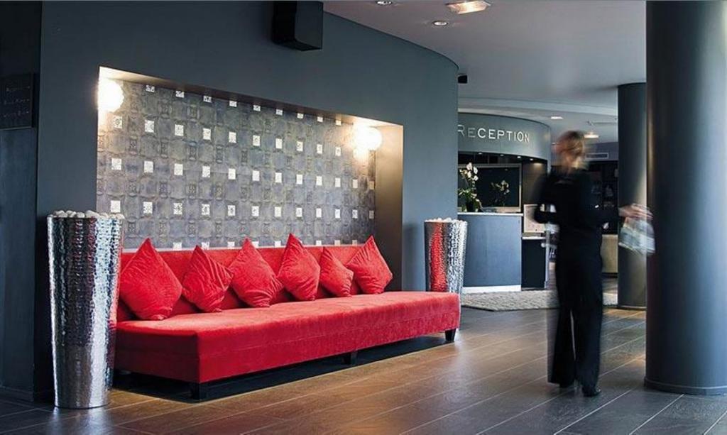 Standing Hotel Suites By Actisource Roissy-en-France Eksteriør billede